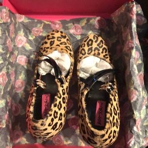 Leopard black patent leather heels Mary Janes